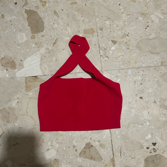 The drop red top NEVER USED that can be worn in 2 ways - Picture 4 of 4